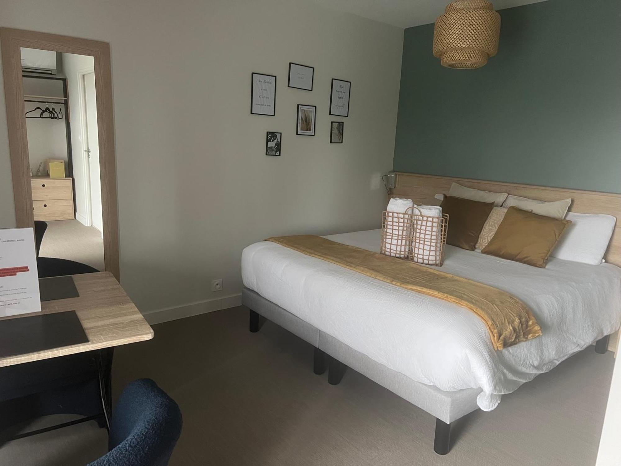 Chambre privatisée L’Ermitage vue sur la mayenne Château-Gontier Esterno foto