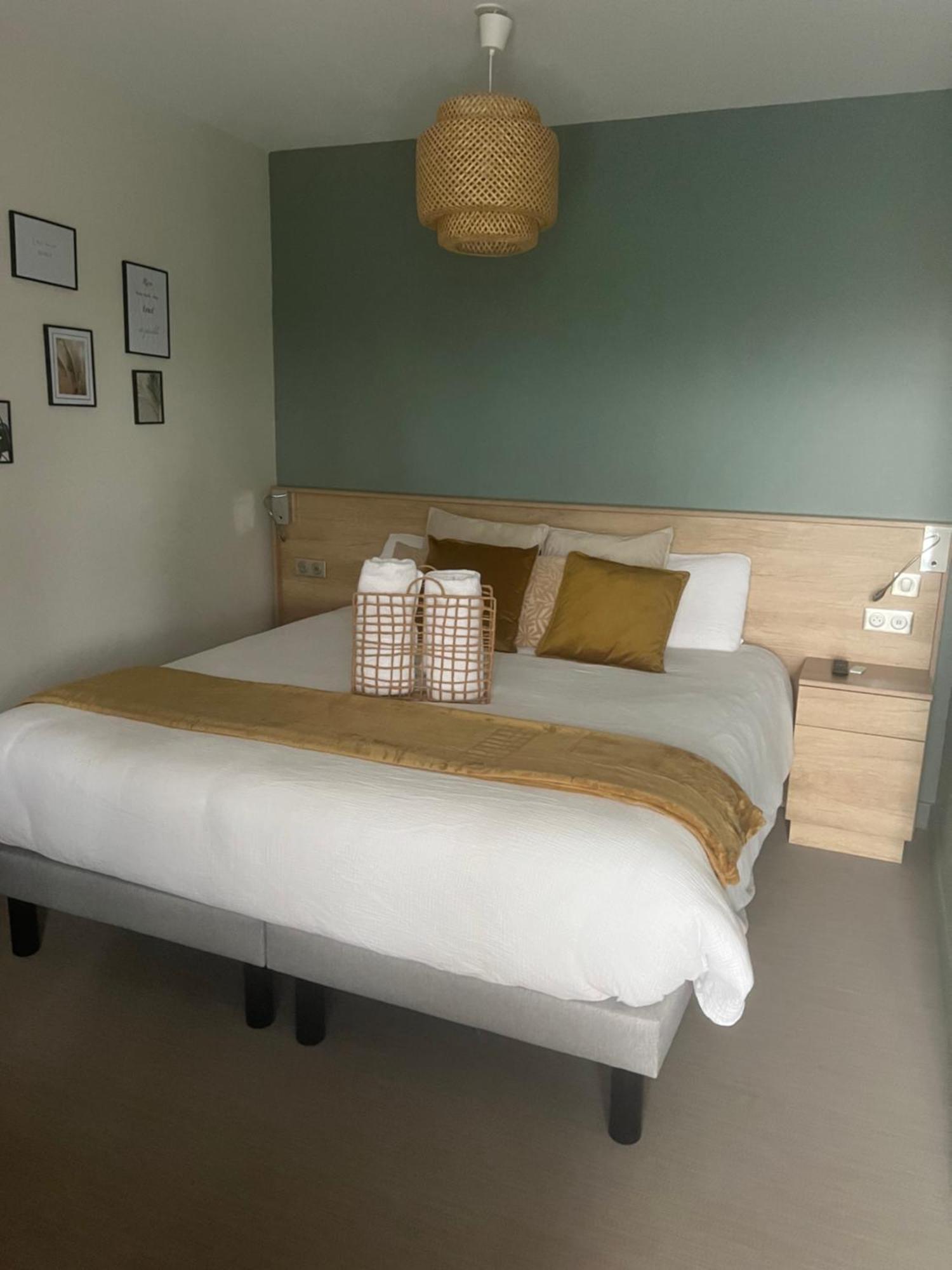 Chambre privatisée L’Ermitage vue sur la mayenne Château-Gontier Esterno foto